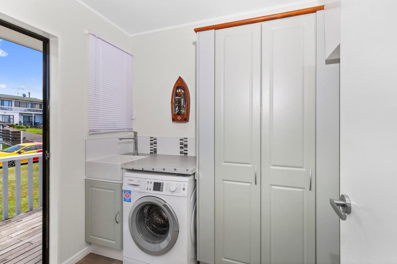 Snells Seaside Bach - Snells Beach Holiday Home 외부 사진